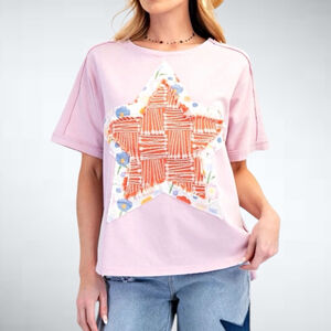 Easel Oversized Cotton Star Patch Top in Light Pink Size S